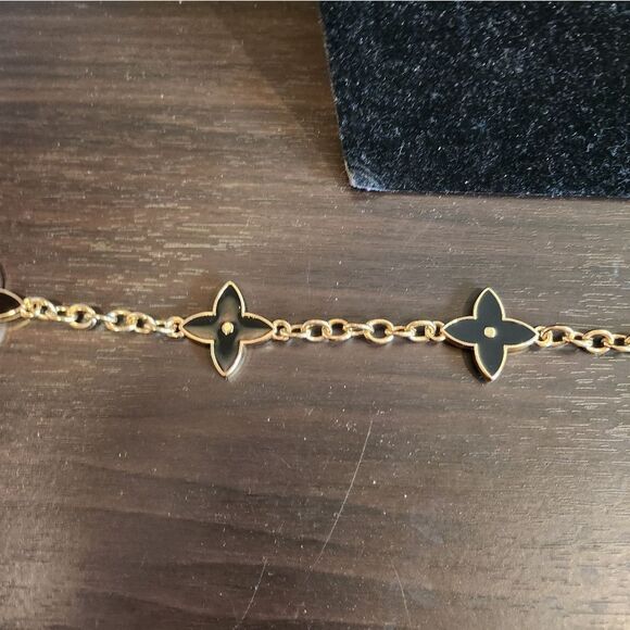 Elegant Black and Gold Bracelet - Picture 5 of 6